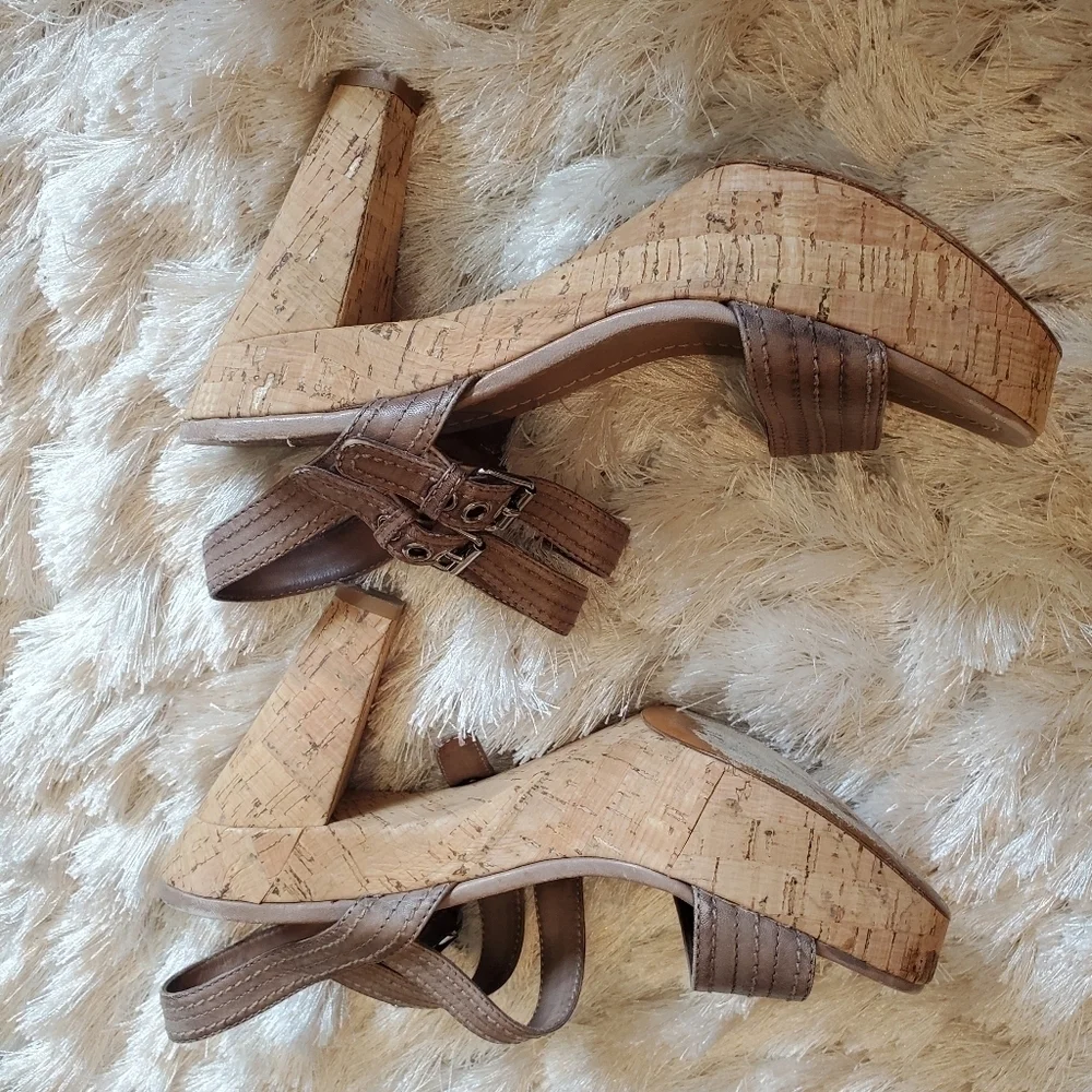 MIU MIU  leather sandal cork platform.  Sz10
